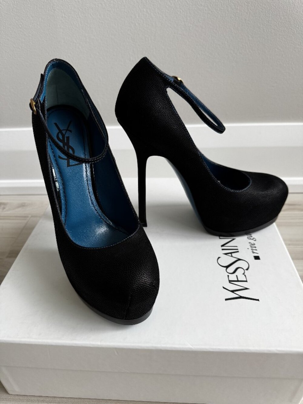 NEW YSL Yves Saint Laurent Tribtoo 105 Black Pebbled Suede Ankle Strap Pumps 37
